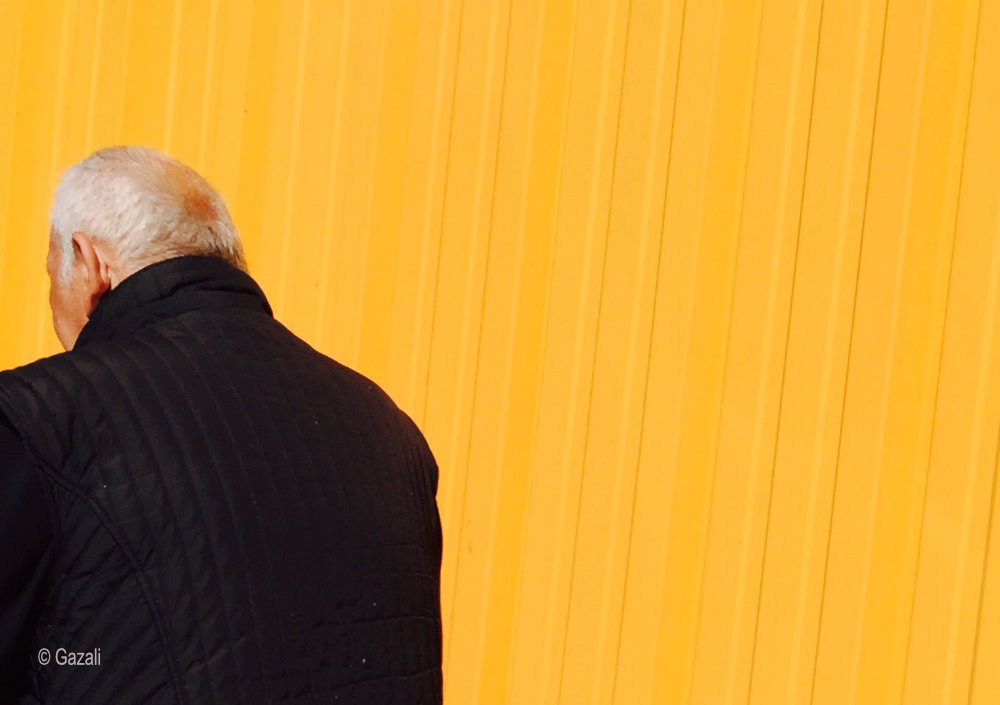 Hunting for the color yellow, an experiment. moments photography magazine, moments mag