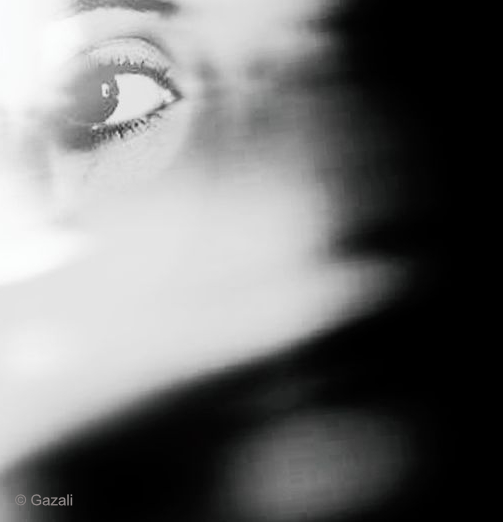 Portraits, experimentation in photography. Moments photography magazine